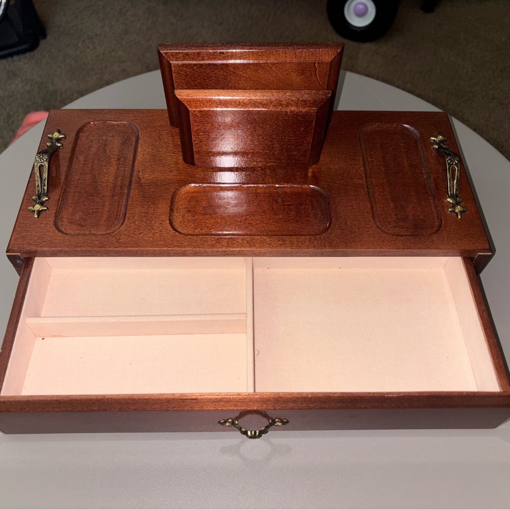 Mens Wooden Valet Wallet Bolder. Size 12”x5”